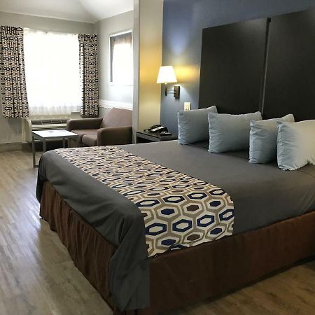Camelot Inn And Suites Aldine Buitenkant foto