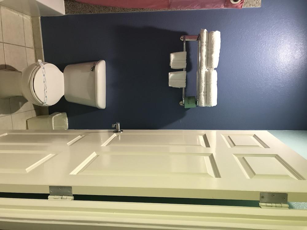 Camelot Inn And Suites Aldine Buitenkant foto