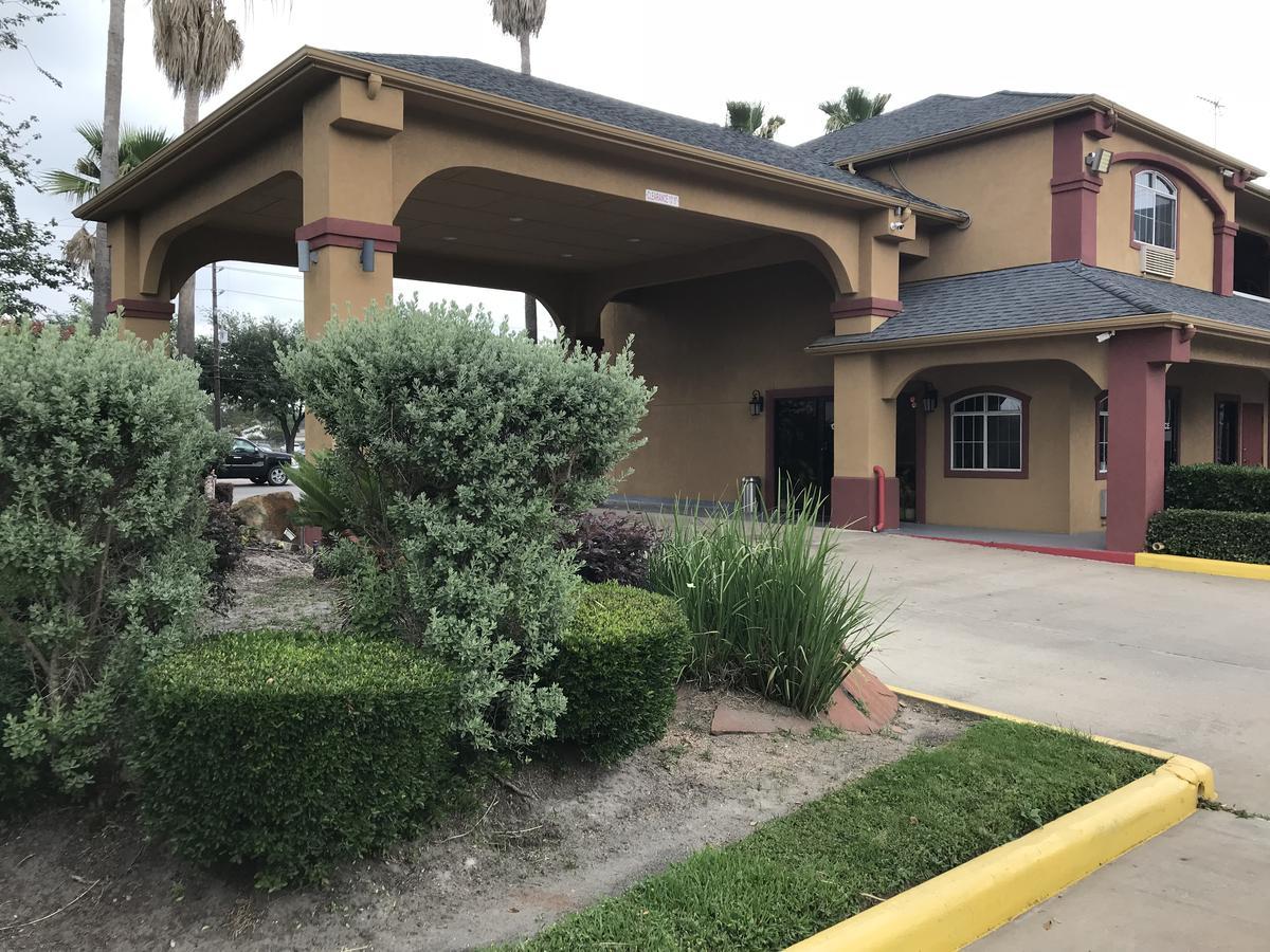 Camelot Inn And Suites Aldine Buitenkant foto