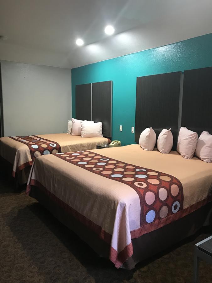 Camelot Inn And Suites Aldine Buitenkant foto