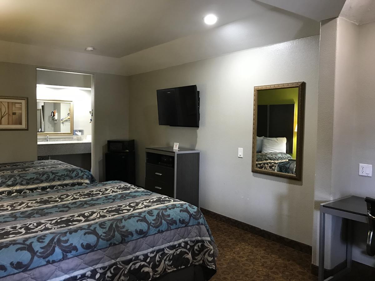 Camelot Inn And Suites Aldine Buitenkant foto